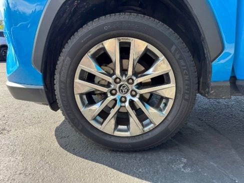 Used 2021 Toyota RAV4 XLE Premium image 44