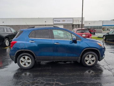 Used 2019 Chevrolet Trax LT w/ Driver Confidence Package AWD/4WD image 9
