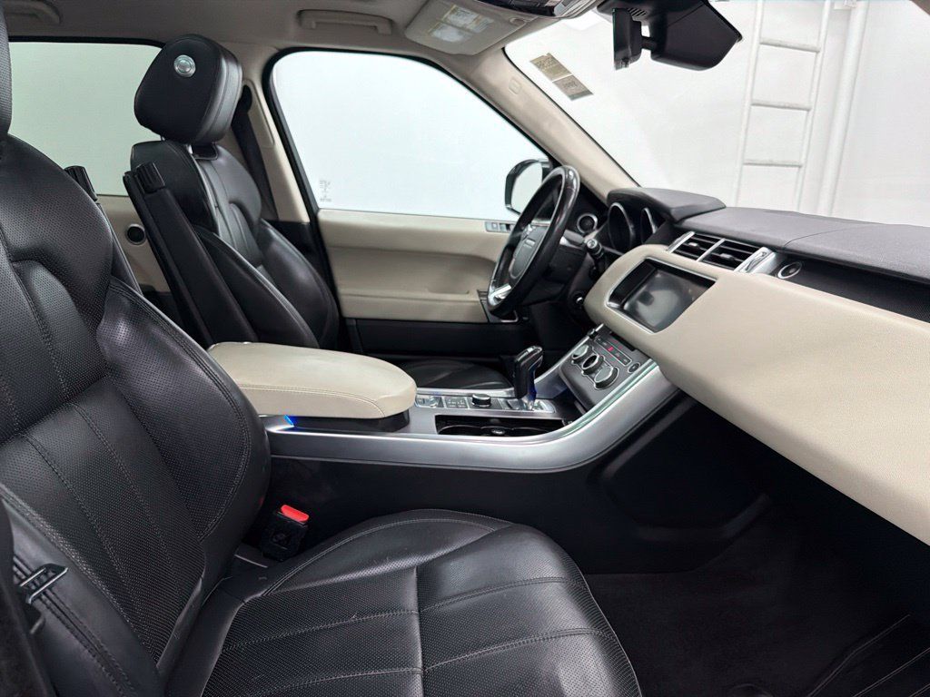 Used 2017 Land Rover Range Rover Sport HSE AWD/4WD image 32