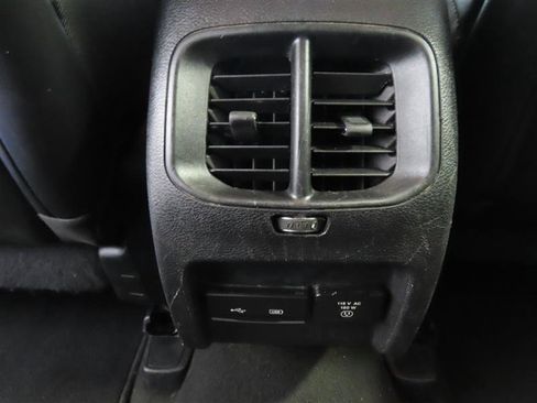 Used 2020 Jeep Cherokee Limited image 31