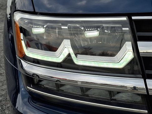 Used 2018 Volkswagen Atlas SEL Premium image 9