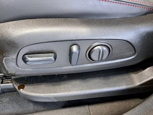 Used 2022 Chevrolet Equinox RS FWD image 23