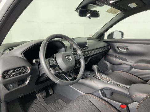Used 2024 Honda HR-V Sport image 3