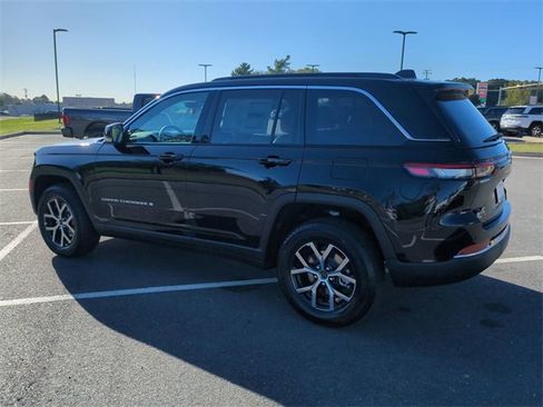 New 2025 Jeep Grand Cherokee Limited w/ Trailer Tow Package image 6