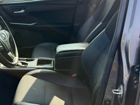 Used 2017 Toyota Camry SE image 11