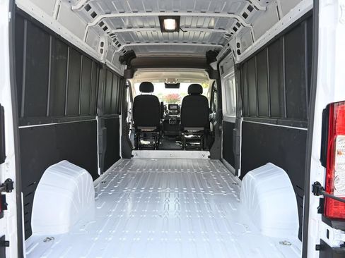 Used 2026 RAM ProMaster 2500 w/ Convenience Group FWD image 13