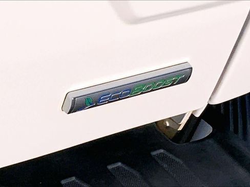 Used 2018 Ford F150 XLT w/ Equipment Group 302A Luxury image 9