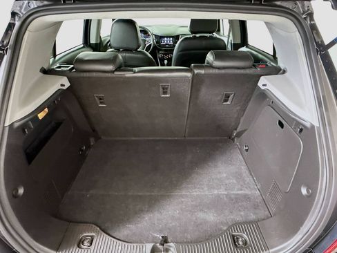 Used 2020 Chevrolet Trax LT w/ LT Convenience Package image 35