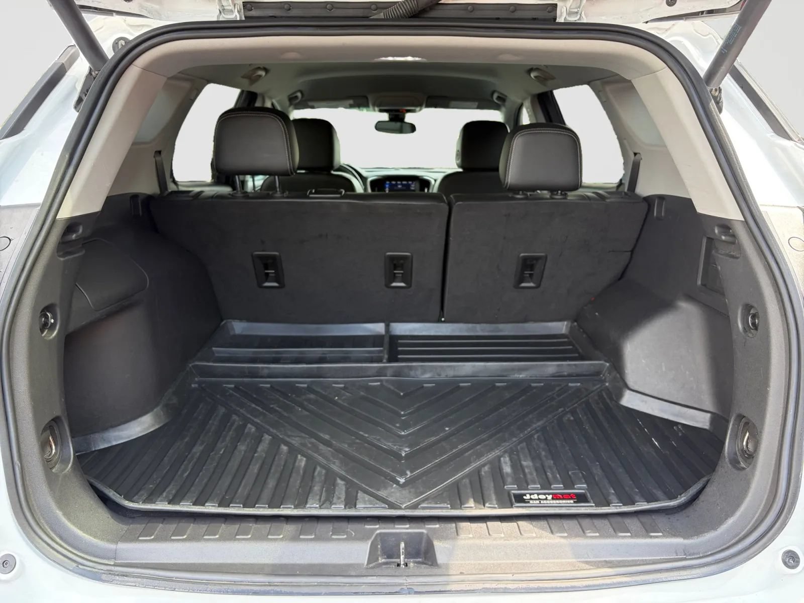 Used 2023 GMC Terrain SLT w/ Tech Package AWD/4WD image 16