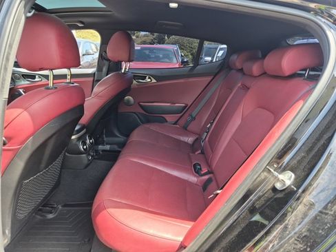Used 2018 Kia Stinger GT1 RWD image 13