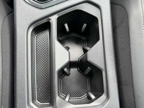 Certified 2024 Volkswagen Tiguan SE image 32