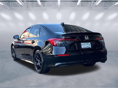 Used 2023 Honda Civic Sport image 4