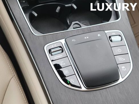 Used 2021 Mercedes-Benz GLC 300 4MATIC image 17