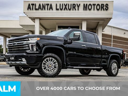 Used 2023 Chevrolet Silverado 2500 High Country image 3