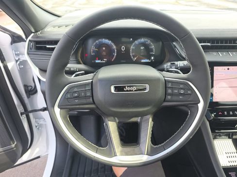 Used 2026 Jeep Grand Cherokee L Limited AWD/4WD image 17