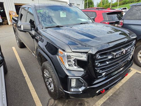 Used 2021 GMC Sierra 1500 AT4 w/ AT4 Value Package AWD/4WD image 2