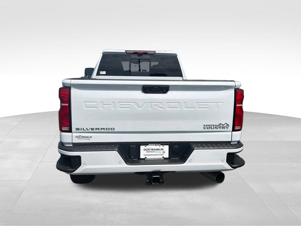 Used 2026 Chevrolet Silverado 2500 High Country w/ High Country Premium Package AWD/4WD image 4