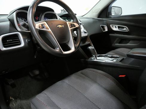 Used 2017 Chevrolet Equinox LT w/ Convenience Package image 12