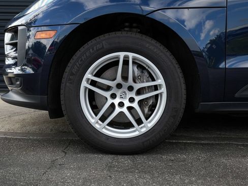 Certified 2021 Porsche Macan AWD/4WD image 11