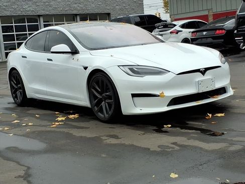 Used 2021 Tesla Model S Plaid image 7