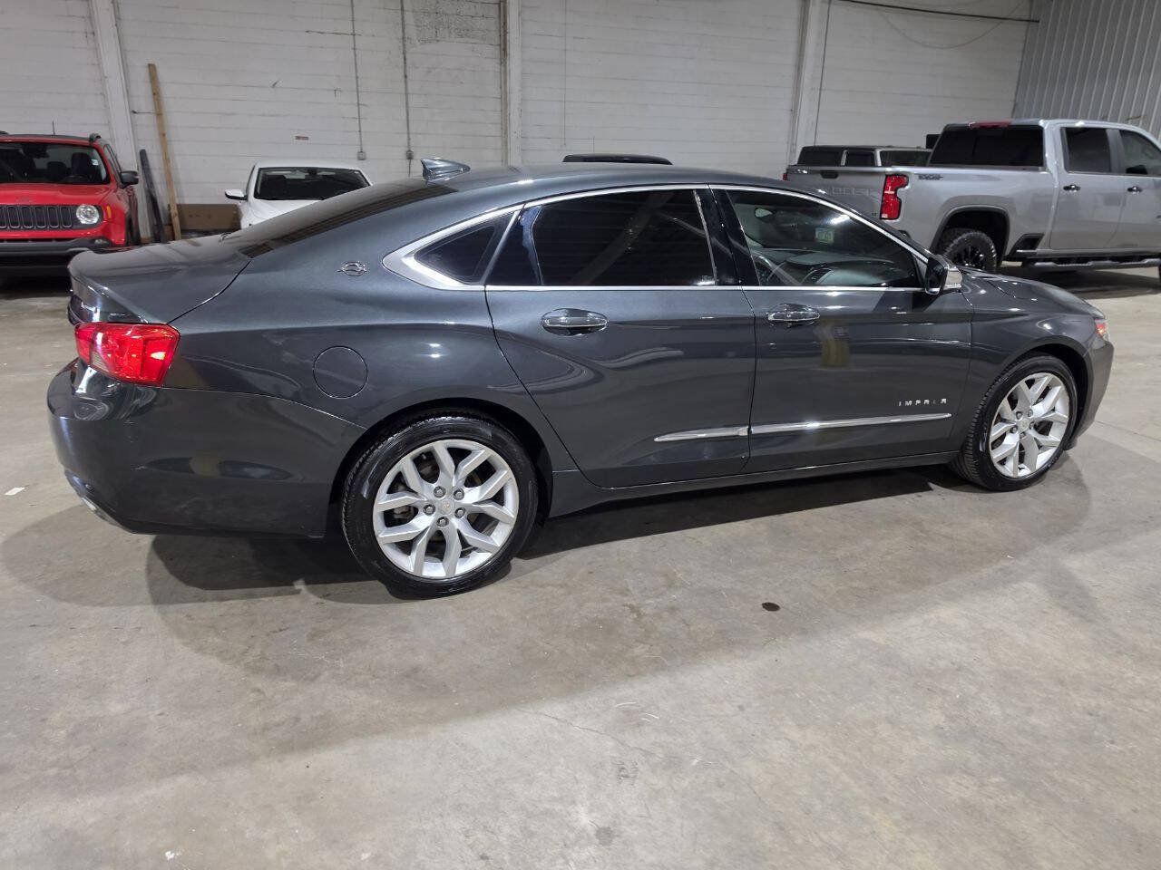 Used 2018 Chevrolet Impala Premier FWD image 13