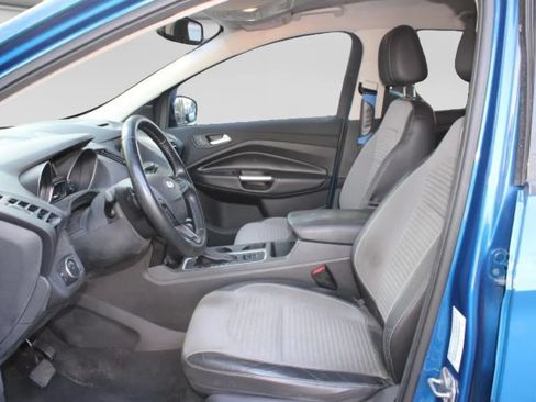 Used 2017 Ford Escape SE w/ Equipment Group 201A FWD image 7