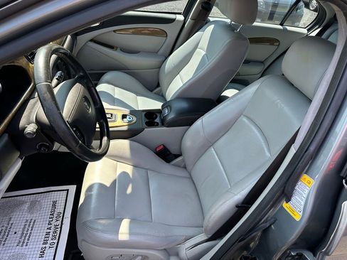 Used 2005 Jaguar S-TYPE R image 13