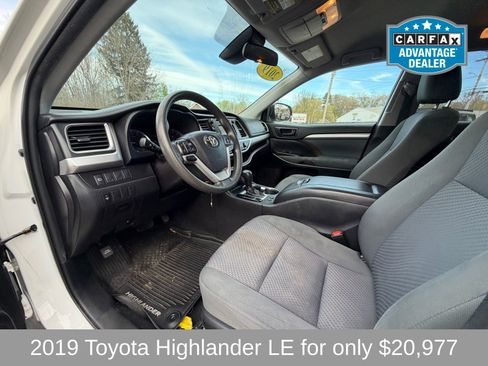 Used 2019 Toyota Highlander LE AWD/4WD image 16