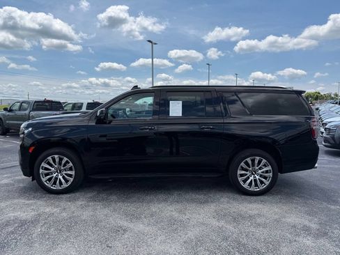 Used 2023 Chevrolet Suburban RST w/ Sport Performance Package AWD/4WD image 38