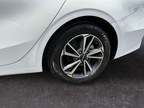 Used 2023 Kia Forte LXS FWD image 9