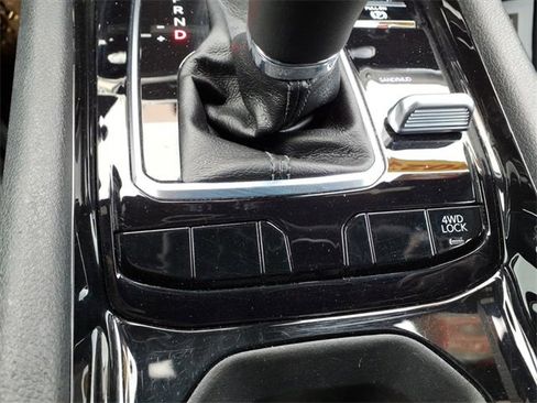 Used 2023 Jeep Compass Limited image 21