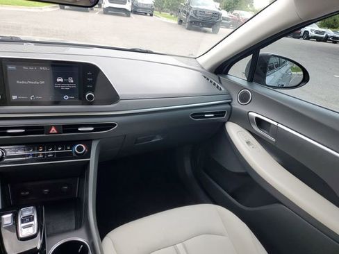 Used 2023 Hyundai Sonata SE FWD image 14