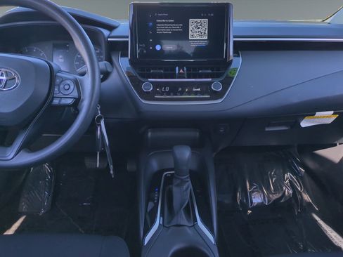 Used 2025 Toyota Corolla LE image 11