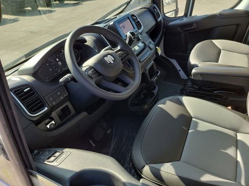 New 2025 RAM ProMaster 1500 w/ Quick Order Package 22G SLT image 2