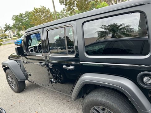 Used 2025 Jeep Wrangler Sport S AWD/4WD image 14