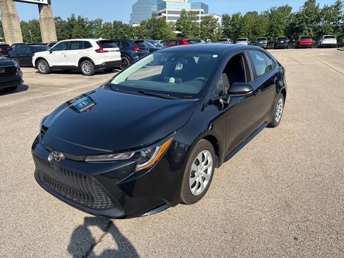 Used 2021 Toyota Corolla LE FWD image 9