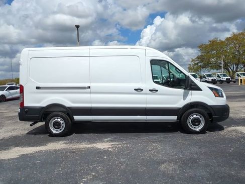 New 2026 Ford Transit 250 148 Medium Roof RWD image 4