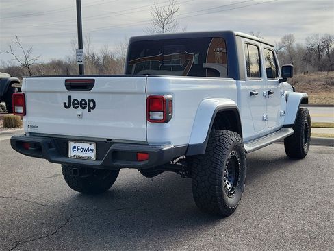New 2024 Jeep Gladiator Sport image 3