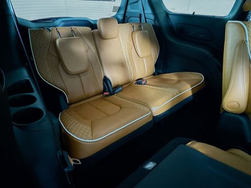 New 2026 Chrysler Pacifica Pinnacle image 31