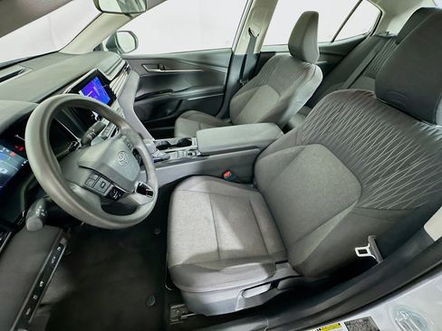 Used 2025 Toyota Camry LE image 13