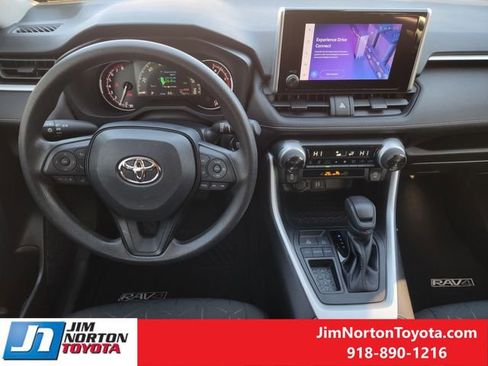 Used 2023 Toyota RAV4 XLE image 29