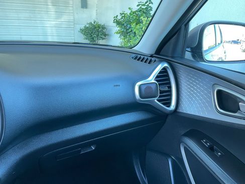 Used 2025 Kia Soul LX w/ LX Technology Package image 35