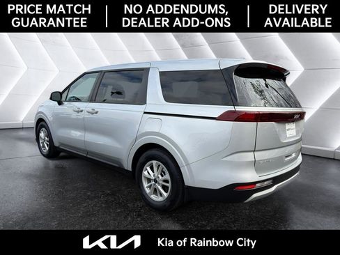 Used 2023 Kia Carnival LX image 6