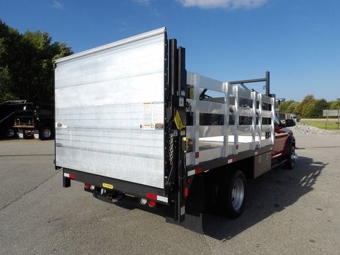 Used 2021 RAM 5500 Tradesman w/ Chrome Appearance Group RWD image 7