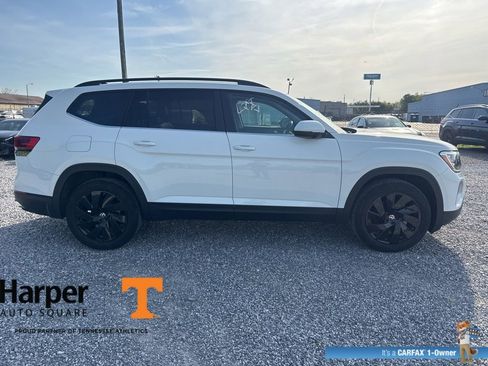 Used 2024 Volkswagen Atlas SE w/ Black Wheel Package image 6