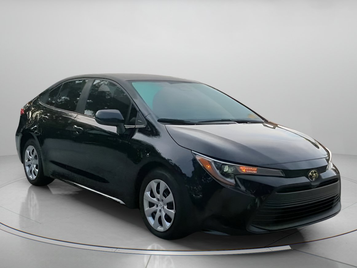 Used 2024 Toyota Corolla LE FWD image 2