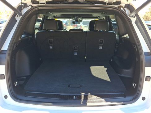 Used 2023 Jeep Grand Cherokee Altitude image 27