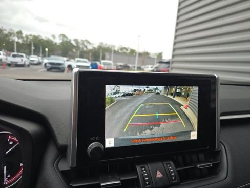 Used 2023 Toyota RAV4 XLE Premium image 13