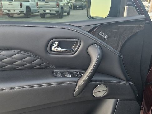 Used 2022 INFINITI QX80 Sensory w/ Cargo Package image 11