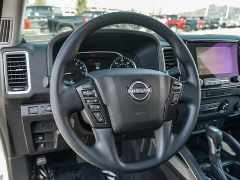 Used 2024 Nissan Frontier SV RWD image 16
